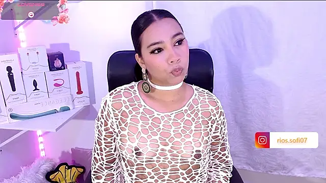 Snapshot of RiosSofia chatting on February 23, 11:07 am RiosSofia online show from February 23, 11:07 am