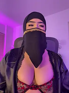 Snapshot of Yasmin_cute chatting on July 9, 2:43 pm Yasmin cute online show from July 9, 2:43 pm