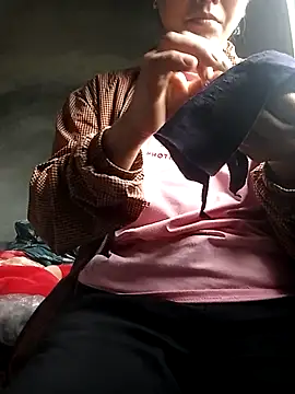 elen8800 online show from April 18, 6:06 am