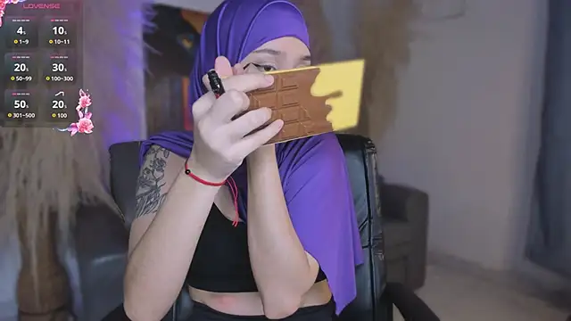 Amina Hind online show from February 26, 2:05 pm