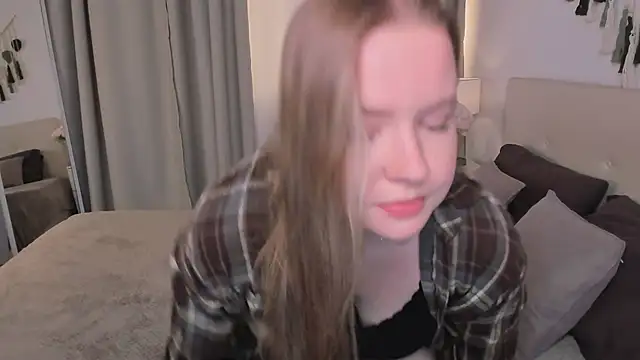 Arya Thomas online show from March 31, 9:15 pm