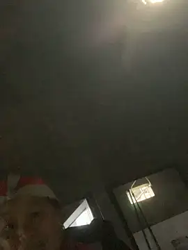 Snapshot of heesuu11 chatting on February 23, 10:34 am heesuu11 online show from February 23, 10:34 am