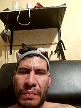 Snapshot of boyp3netrat0r chatting on March 15, 10:10 am boyp3netrat0r online show from March 15, 10:10 am