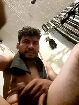 Snapshot of boyp3netrat0r chatting on March 17, 6:17 am boyp3netrat0r online show from March 17, 6:17 am