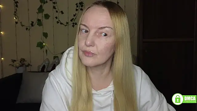 Snapshot of Bella_soulmate chatting on February 24, 6:22 am Bella soulmate online show from February 24, 6:22 am