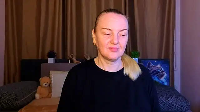Snapshot of Bella_soulmate chatting on June 23, 5:27 am Bella soulmate online show from June 23, 5:27 am