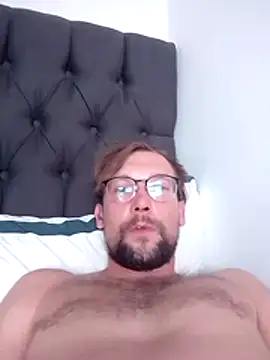 Snapshot of GaryJohnson79 chatting on July 8, 10:09 am GaryJohnson79 online show from July 8, 10:09 am