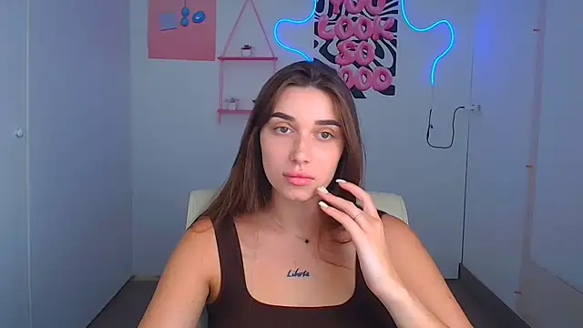 Snapshot of NikaMystic chatting on July 9, 11:25 am NikaMystic online show from July 9, 11:25 am
