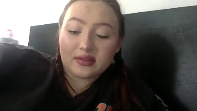 Snapshot of AriaWet chatting on March 16, 10:19 am AriaWet online show from March 16, 10:19 am