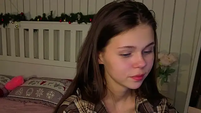 EarthaLevra online show from March 15, 9:10 pm