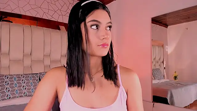 KatherineRuiz  online show from April 18, 12:09 pm