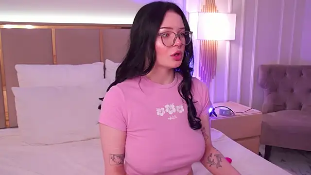 CindyMil online show from April 22, 6:16 am