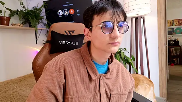Snapshot of Sr_evann chatting on April 24, 3:58 pm Sr evann online show from April 24, 3:58 pm