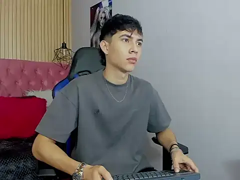 AronTawers online show from March 10, 12:32 pm