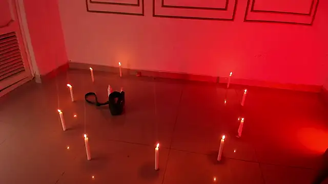 emily gaviria1 online show from April 10, 12:32 pm