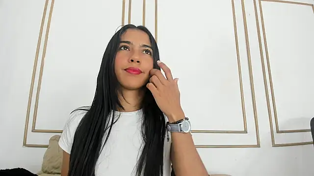 Snapshot of emily_gaviria1 chatting on May 31, 6:09 pm emily gaviria1 online show from May 31, 6:09 pm