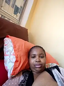 Snapshot of SexyEyes4 chatting on February 25, 10:47 am SexyEyes4 online show from February 25, 10:47 am