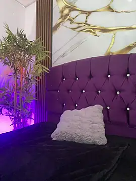 Snapshot of aurora_ec chatting on March 2, 12:45 pm aurora ec online show from March 2, 12:45 pm