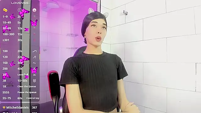 madison mujica  online show from April 18, 11:14 am