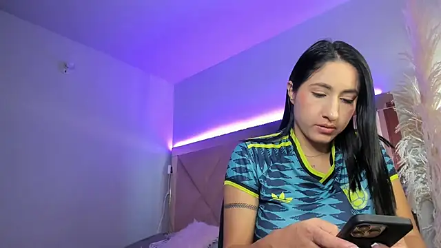 Snapshot of Alanah_connory chatting on July 7, 3:27 pm Alanah connory online show from July 7, 3:27 pm