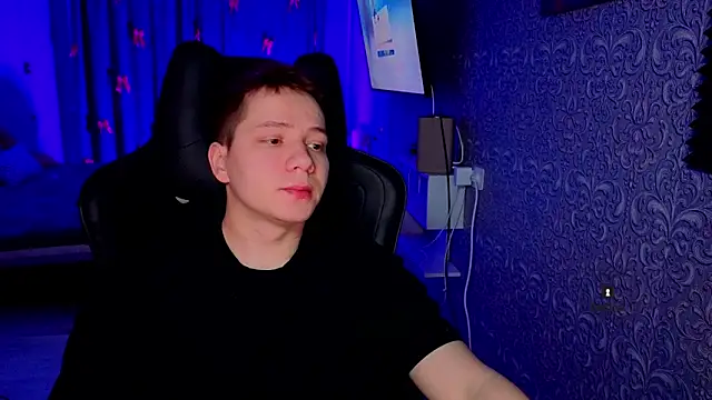 Snapshot of Karl_Night_ chatting on March 1, 4:31 pm Karl Night online show from March 1, 4:31 pm