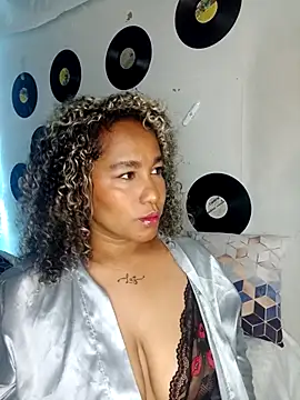 medusafox  online show from March 26, 4:29 am