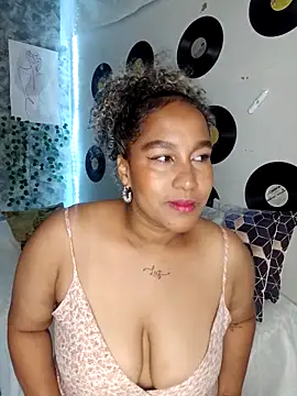 medusafox  online show from March 28, 4:34 am