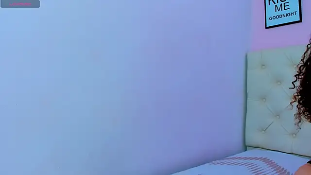 CassieBooker online show from March 4, 9:32 pm