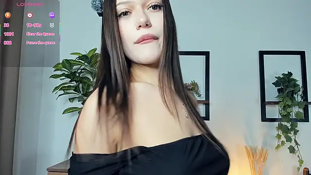 Snapshot of SammieMir chatting on June 14, 7:32 am SammieMir online show from June 14, 7:32 am