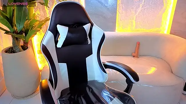 Snapshot of ashelyy_tp chatting on February 26, 12:53 am ashelyy tp online show from February 26, 12:53 am