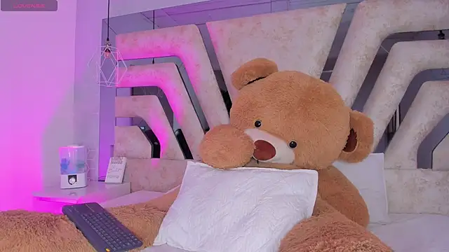 AuroraFlowers online show from March 31, 7:25 pm