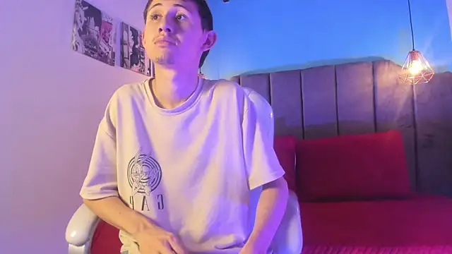 Snapshot of Dani_swagger chatting on March 3, 8:37 pm Dani swagger online show from March 3, 8:37 pm