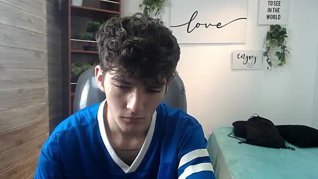 Snapshot of trevor_mob chatting on July 15, 4:12 pm trevor mob online show from July 15, 4:12 pm