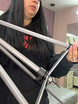 Snapshot of Ashleeyprincess01 chatting on April 24, 11:34 am Ashleeyprincess01 online show from April 24, 11:34 am