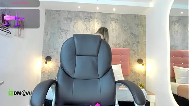 Snapshot of RomaBellanova chatting on May 14, 7:31 pm RomaBellanova online show from May 14, 7:31 pm