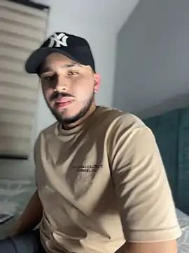 im lea online show from April 23, 12:12 am