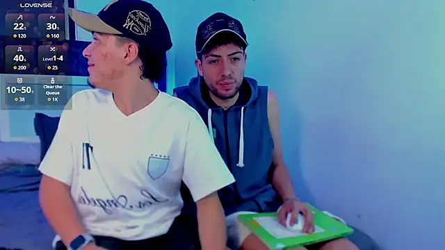 Snapshot of alex_and_christhoper chatting on March 3, 2:18 am alex and christhoper online show from March 3, 2:18 am