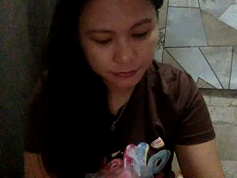 Snapshot of thealovesyou chatting on May 24, 11:43 pm thealovesyou online show from May 24, 11:43 pm