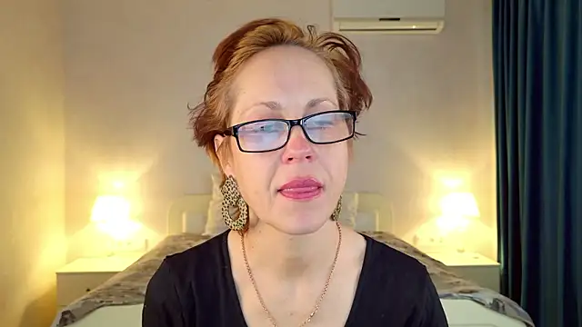 LioraWeiss online show from March 13, 5:58 am