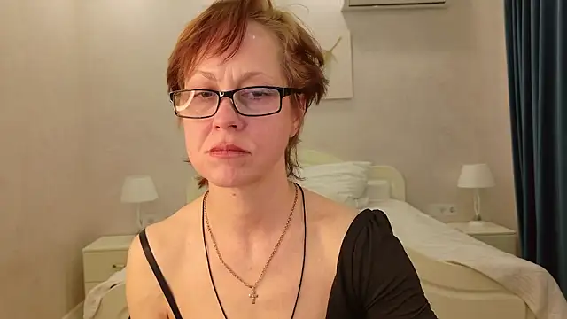 LioraWeiss online show from March 26, 9:37 am