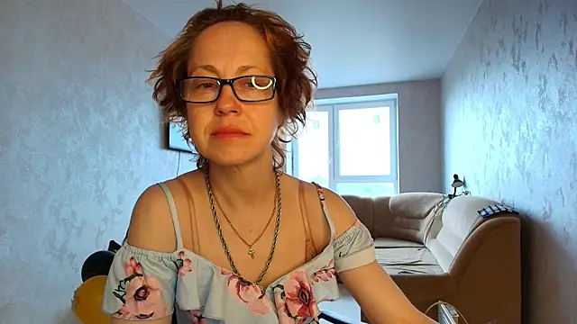 Snapshot of LioraWeiss chatting on May 15, 5:14 am LioraWeiss online show from May 15, 5:14 am