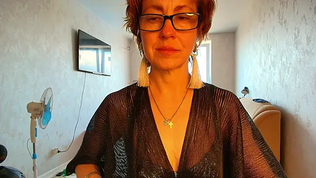 Snapshot of LioraWeiss chatting on May 29, 7:17 am LioraWeiss online show from May 29, 7:17 am