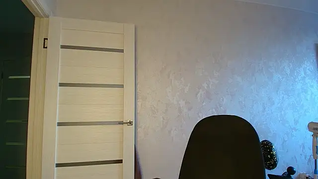 Snapshot of LioraWeiss chatting on June 6, 4:12 pm LioraWeiss online show from June 6, 4:12 pm