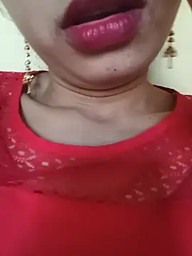 Snapshot of Rashmika_Mandana chatting on May 15, 12:01 pm Rashmika Mandana online show from May 15, 12:01 pm