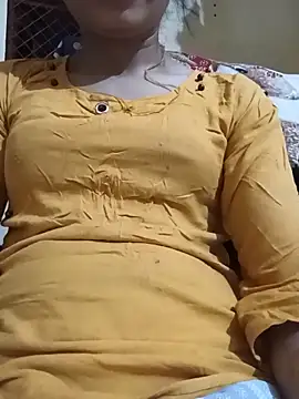 Snapshot of Rashmika_Mandana chatting on May 17, 2:02 pm Rashmika Mandana online show from May 17, 2:02 pm