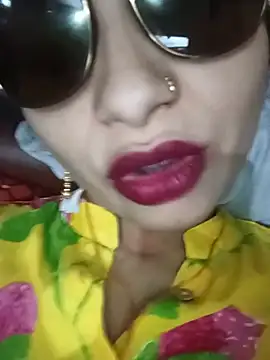 Snapshot of Rashmika_Mandana chatting on May 18, 2:40 am Rashmika Mandana online show from May 18, 2:40 am