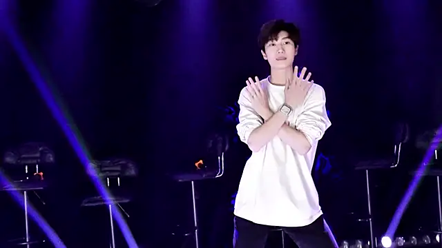 AOA-boy online show from April 11, 7:45 am