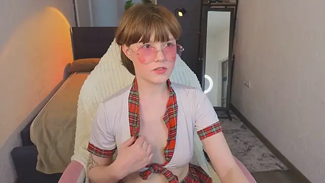  DreamLuna1  online show from March 25, 1:39 pm