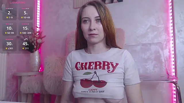 Snapshot of EmberLuna_ chatting on July 6, 6:21 am EmberLuna online show from July 6, 6:21 am