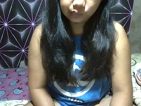 Snapshot of Flowerbebe chatting on April 19, 6:10 pm Flowerbebe online show from April 19, 6:10 pm